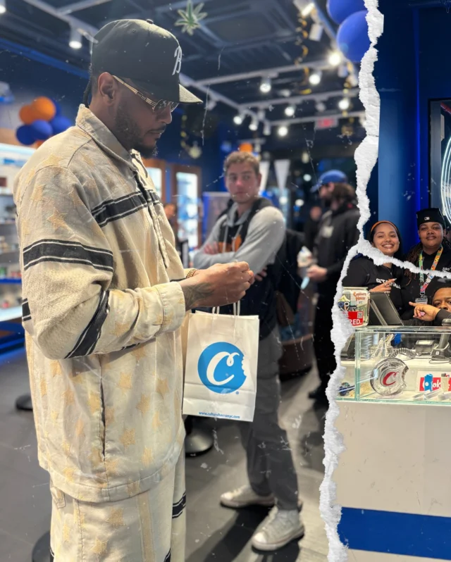 Major shoutout to Carmelo Anthony for pulling up and kicking it with the staff and customers💙🧡 It was a pleasure having you! Knicks fans- make sure to pull up to the best dispo in the city that’s closest to MSG🏀 You know where to find us💨