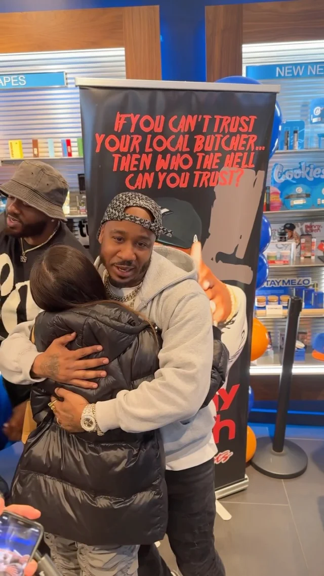 Last Friday, Benny the Butcher pulled up with the Rec Roots crew for an unforgettable meet & greet 🔥 The turnout was crazy‼️ Come see what the hype’s about and grab that Benny Batch before it’s gone 💨 More meet and greets like this coming soon!